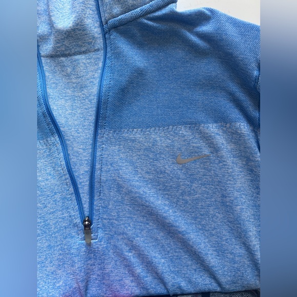 NIKE TechKnit  Dri-FIT Long-sleeve Running Top. (Slim Fit) Unisex - Picture 9 of 10